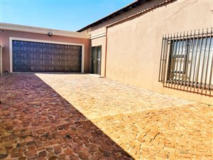 3 Bed House in Geluksdal