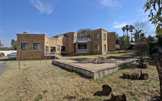 6 Bedroom House in Petervale