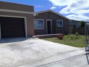 3 Bedroom House in West End
