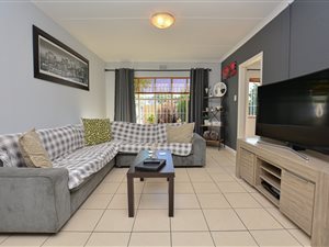 4 Bed House in Bothasig