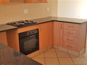 2 Bed Townhouse in Hazeldean (Silverlakes Surroundings)