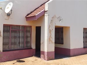6 Bed House in Lebowakgomo