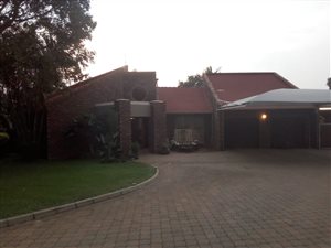 4 Bed House in Geelhoutpark