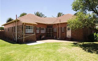 4 Bedroom House in Nigel Central