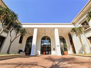 1798 m² Office Space in Barlow Park