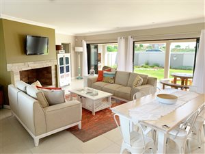 4 Bed House in Langebaan Country Estate