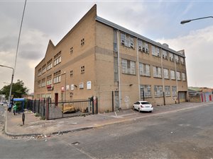 2476 m² Office Space in La Rochelle