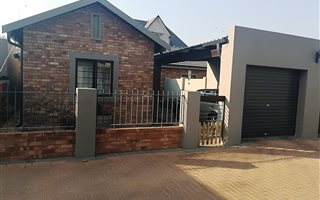 3 Bedroom Townhouse in Potchefstroom Central