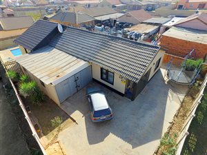 3 Bed House in Lenasia South