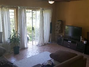 2 Bed House in President Park