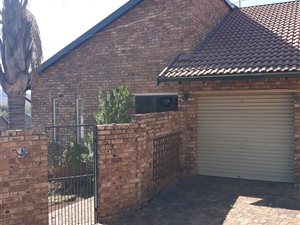 3 Bed House in Highveld