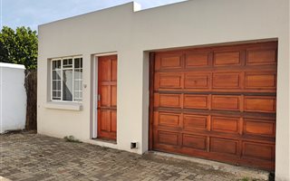 2 Bedroom Garden Cottage in Parkdene