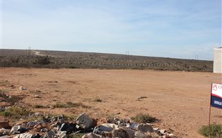 1000 m² Land available in Vredenburg