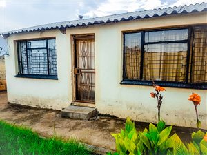 2 Bed House in Phiri