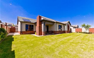 3 Bedroom House in Amberfield Valley