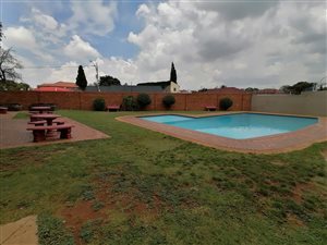2.5 Bed Apartment in Booysens
