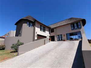 4 Bed House in Protea Ridge