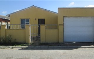 2 Bedroom House in Malibu Village