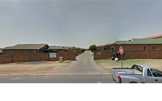 2 Bedroom Townhouse in Witbank Central