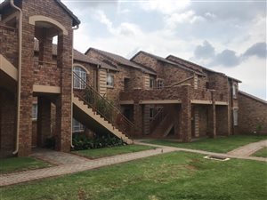 2 Bed Townhouse in Mooikloof Ridge