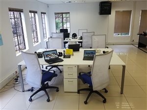 150 m² Commercial space in Ruimsig