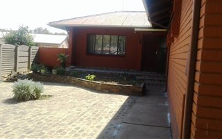 3 Bedroom House in Vanderbijlpark CW5