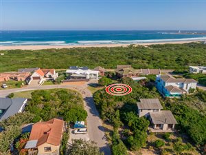 714 m² Land available in Cape St Francis