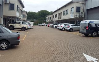 216 m² Commercial space in Briardene