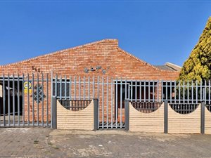 4 Bed House in Lenasia