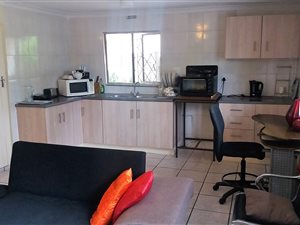 2 Bedroom Garden Cottage in Ashley