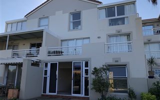 2 Bedroom Apartment in Gordons Bay Central