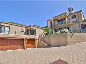 3 Bed House in Outeniqua Strand