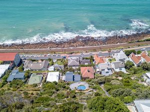 2140 m² Land available in St James