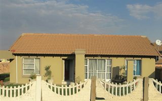 2 Bedroom Townhouse in Bergsig
