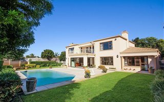 4 Bedroom House in Tokai