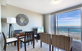 2 Bedroom Apartment in Bloubergstrand