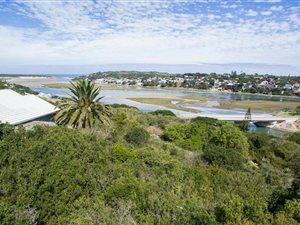 890 m² Land available in Kenton-on-Sea