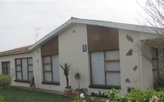4 Bedroom House in Bothasrus
