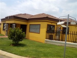 3 Bed House in Vanderbijlpark CE7