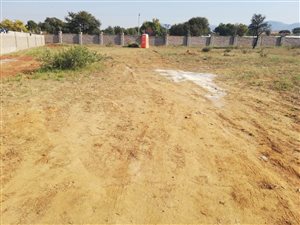 908 m² Land available in Gateway Manor