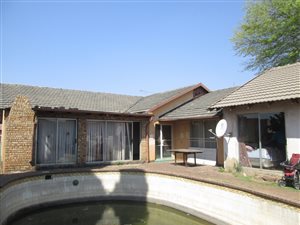 5 Bed House in Rhodesfield