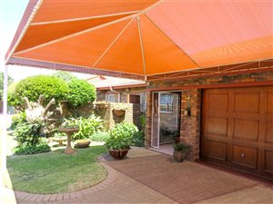3 Bed Townhouse in Flora Gardens