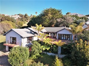4 Bed House in Lower Robberg