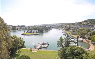 4 Bedroom House in Royal Alfred Marina