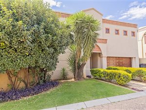 4 Bed House in Eagle Canyon Golf Estate