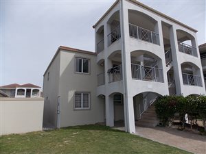 2 Bed Apartment in Costa Da Gama