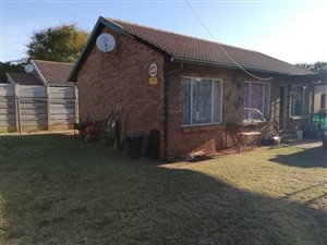 4 Bed House in Daspoort
