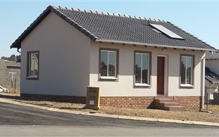 3 Bedroom House in Vanderbijlpark CE3