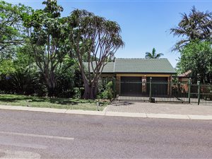 4 Bed House in Theresa Park