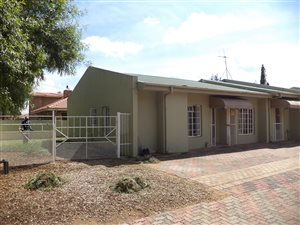 3 Bed Townhouse in Bronkhorstspruit